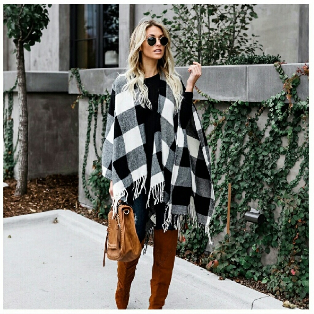 Plaid tassle poncho - BLACK